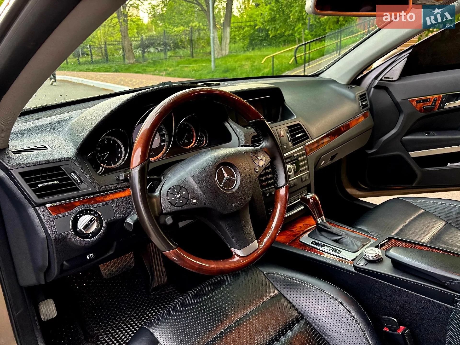 2010 Mercedes-Benz E-klasse - мініатюра 33