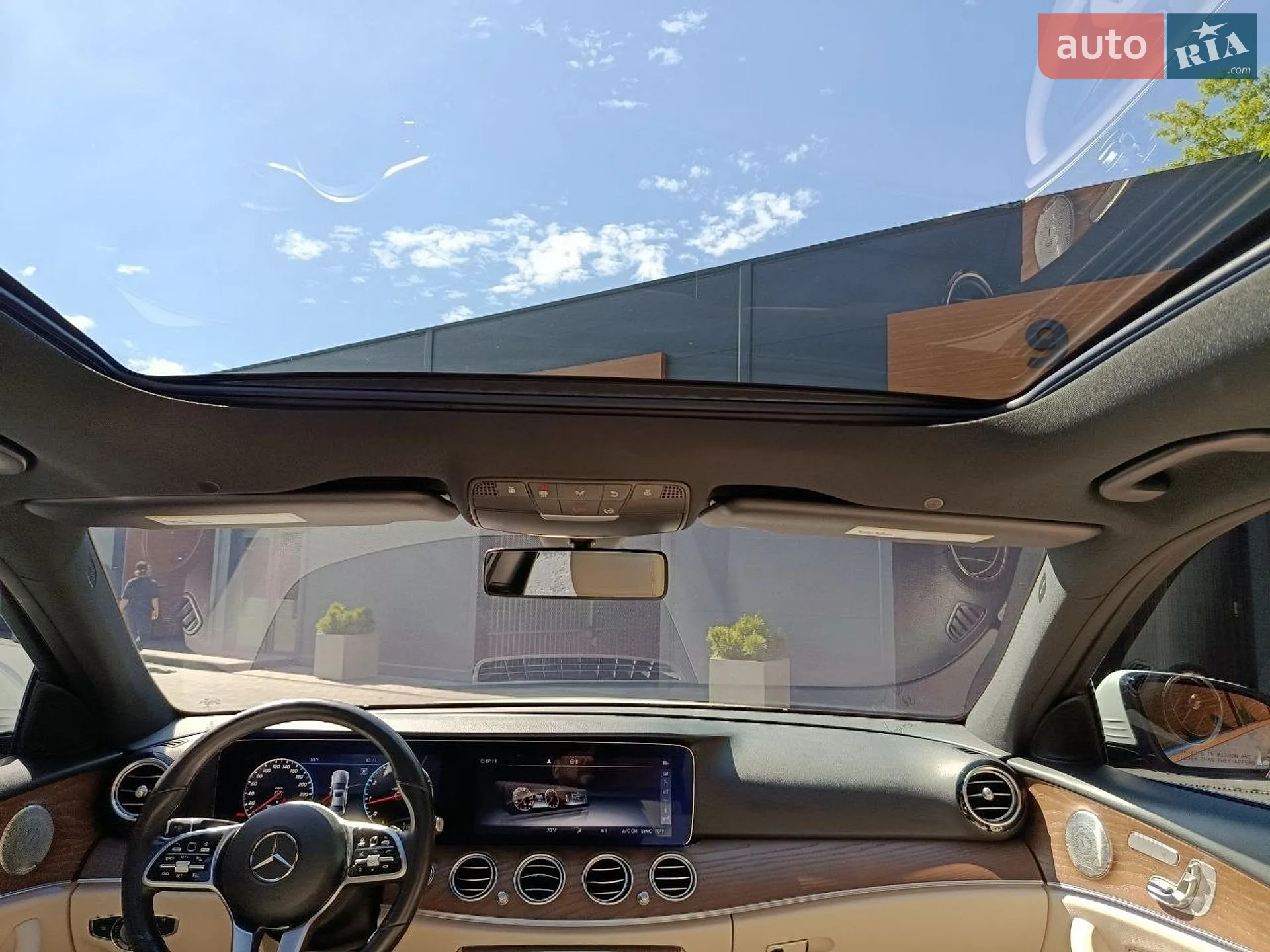 Mercedes-Benz E-Class 2019 VIN WDDZF8EB3LA699420 фото оголошення 13 з 22