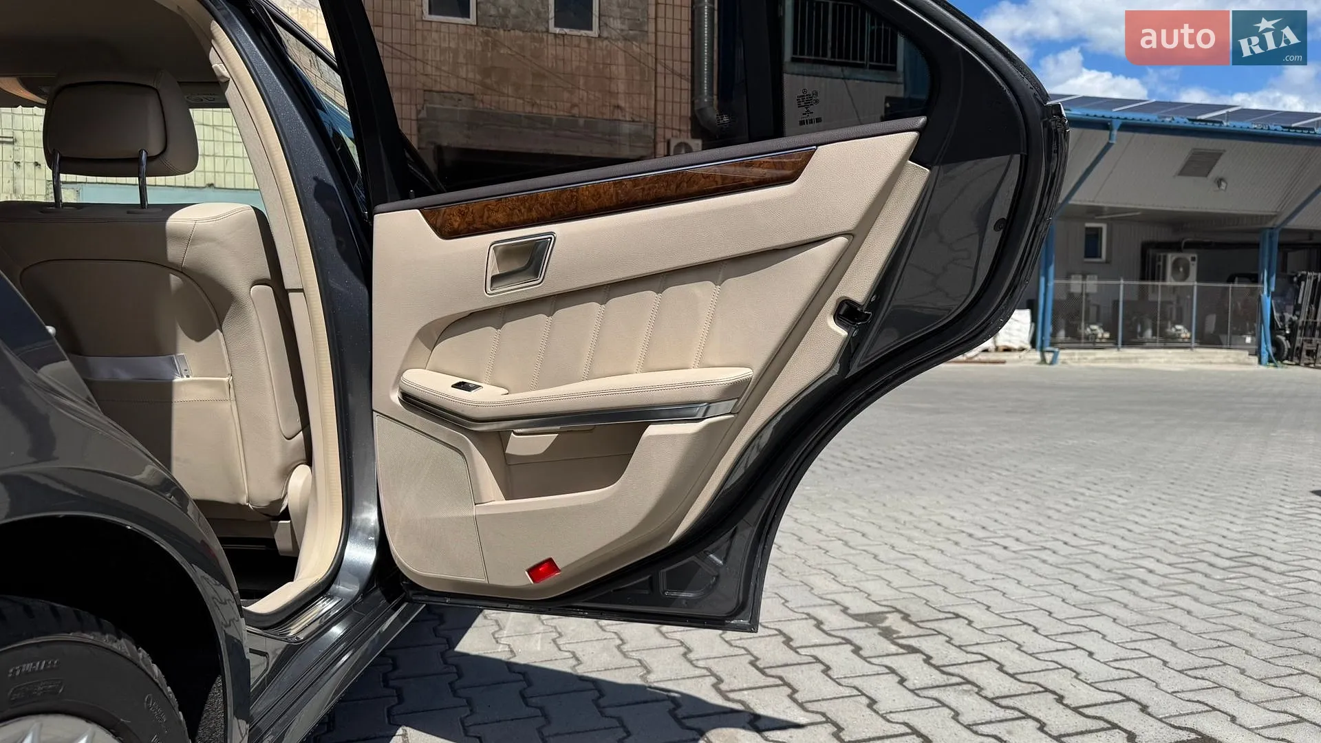 2013 Mercedes-Benz E-klasse - мініатюра 24