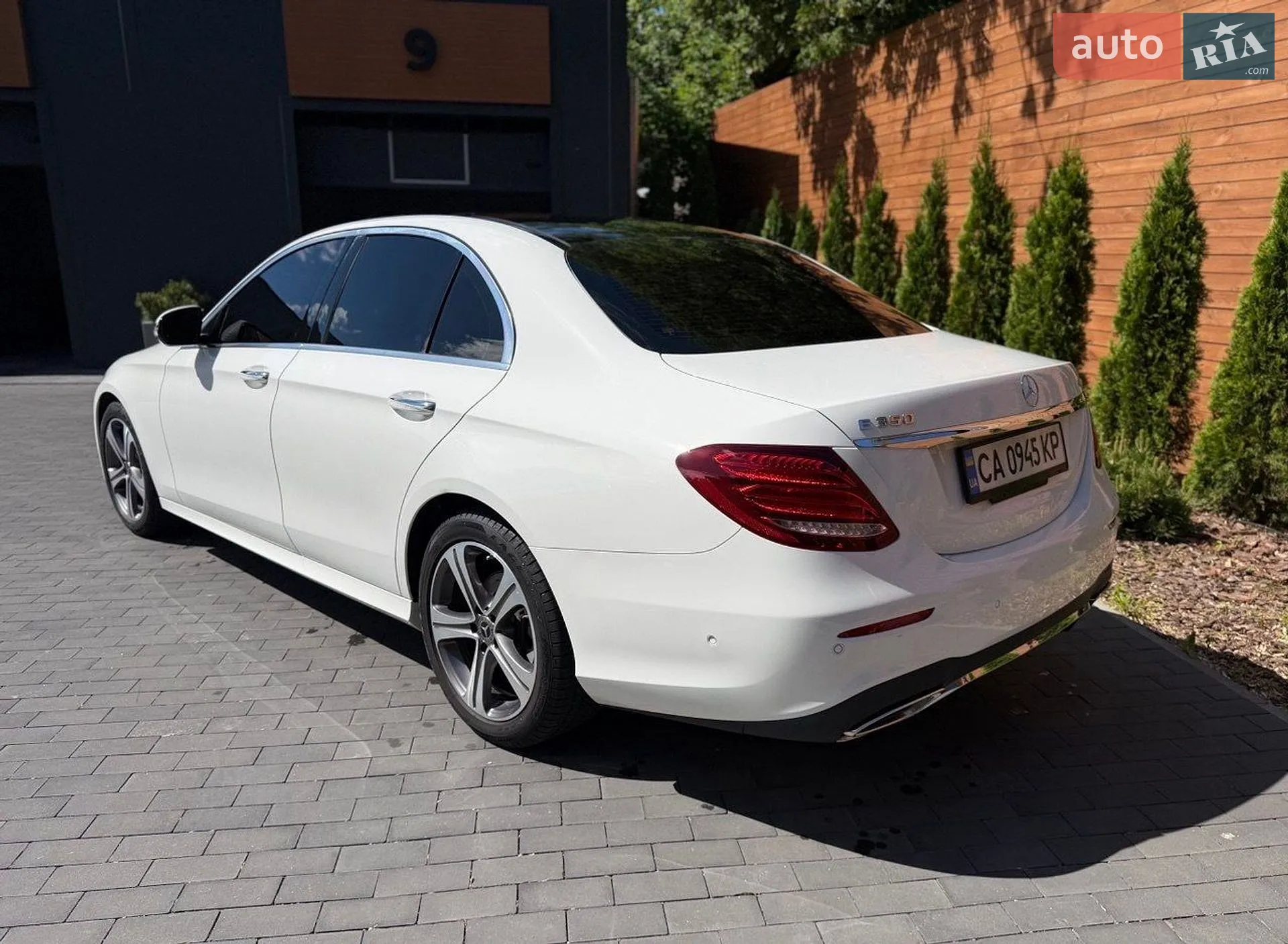 Mercedes-Benz E-Class 2019 VIN WDDZF8EB3LA699420 фото оголошення 2 з 22