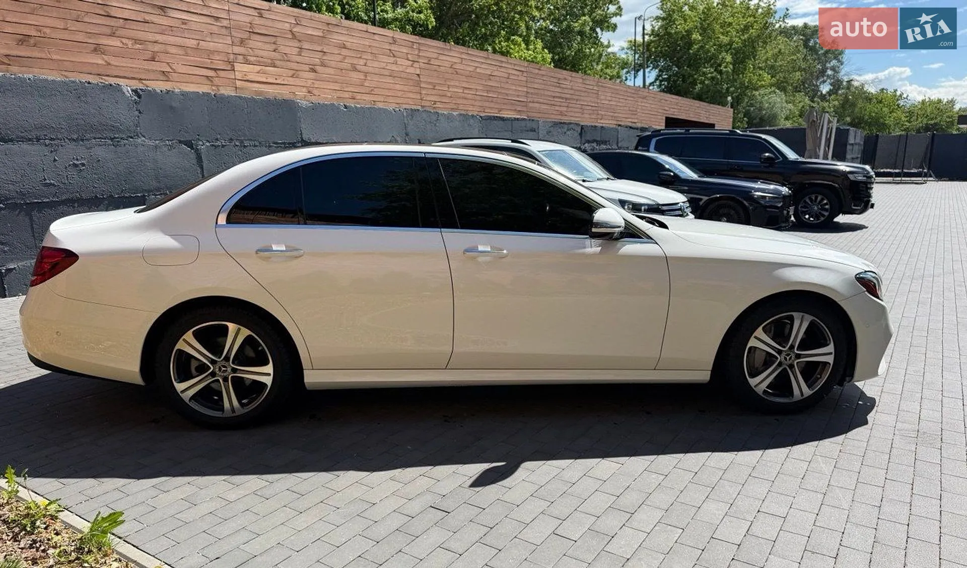 Mercedes-Benz E-Class 2019 VIN WDDZF8EB3LA699420 фото оголошення 6 з 22