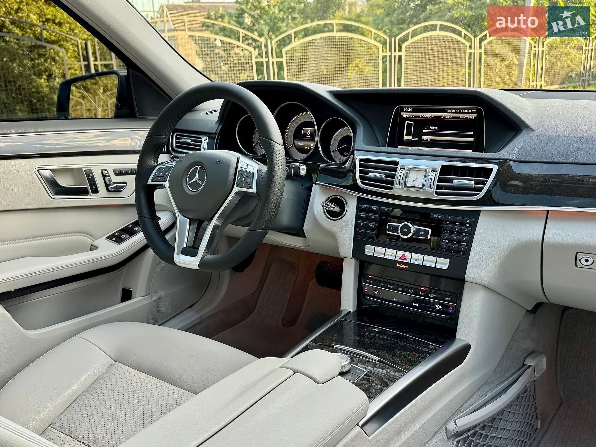 2014 Mercedes-Benz E-klasse - мініатюра 22
