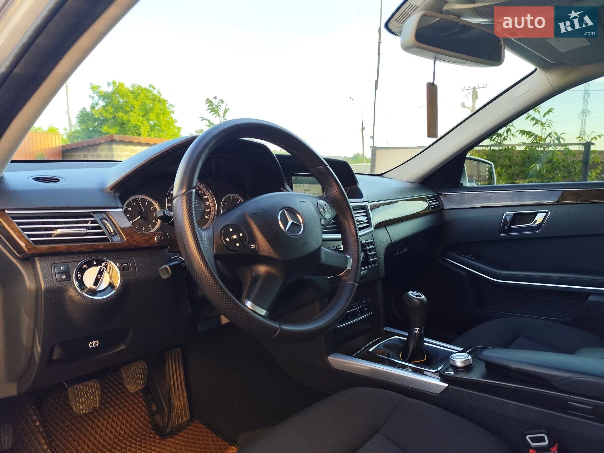 2010 Mercedes-Benz E-klasse - мініатюра 19