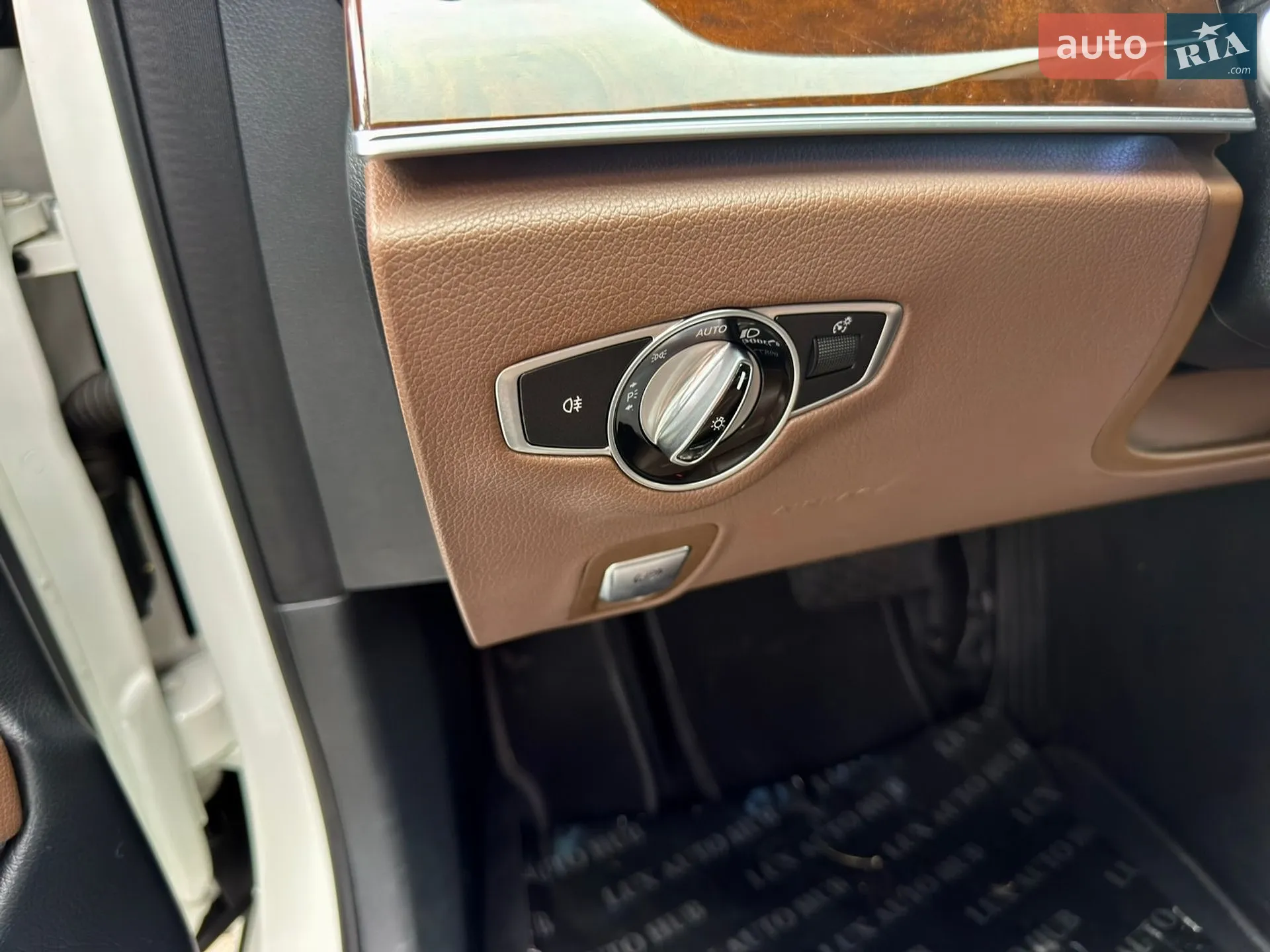 2016 Mercedes-Benz E-klasse - мініатюра 39