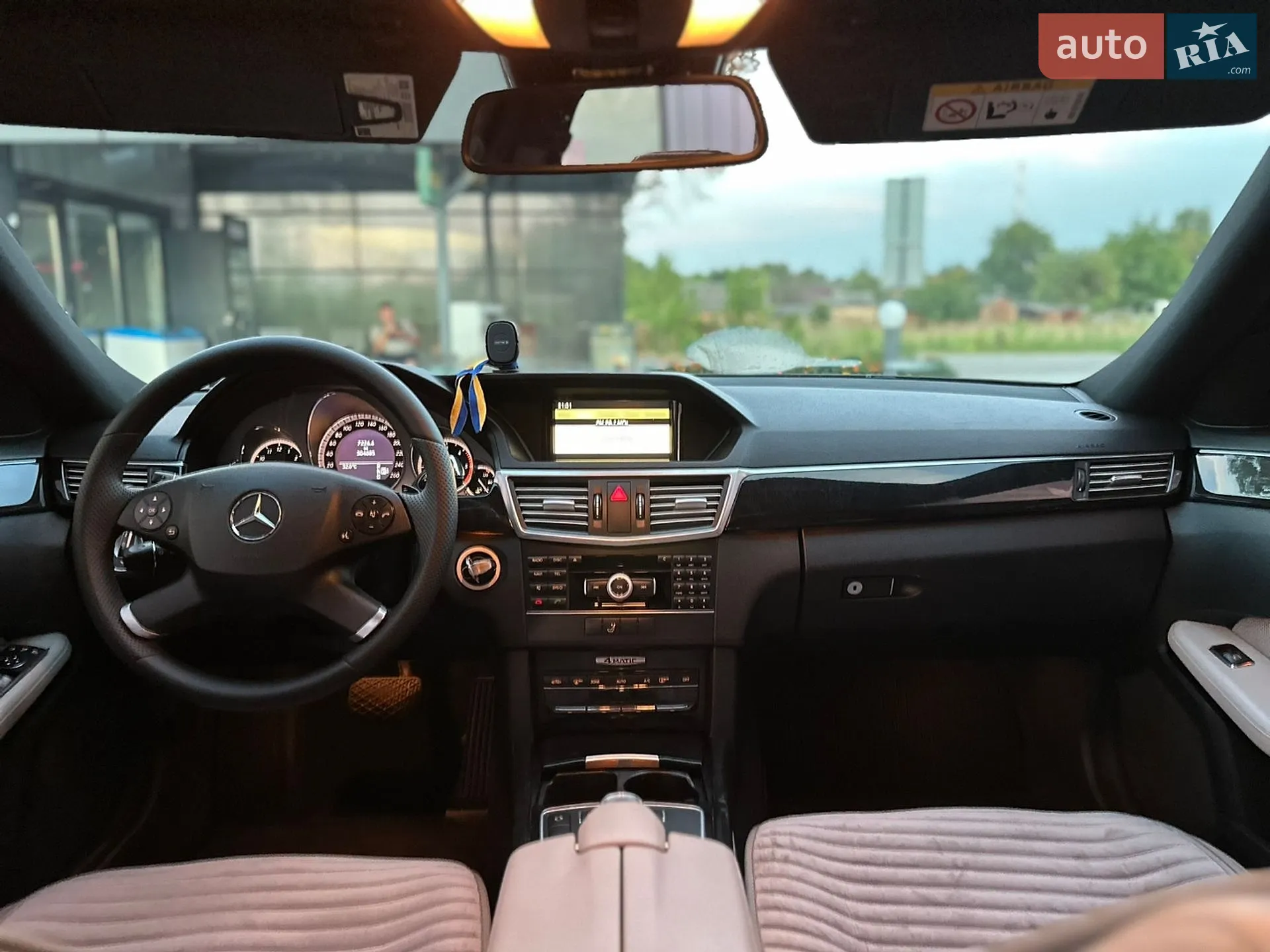 2010 Mercedes-Benz E-klasse - мініатюра 75