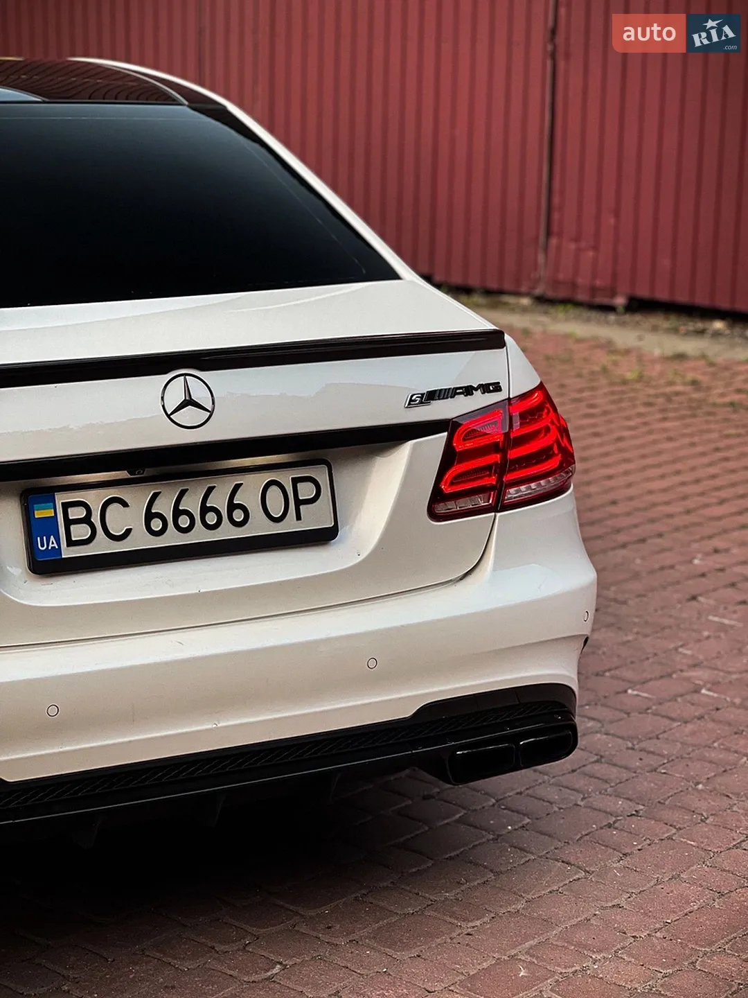 Mercedes-Benz E-Class 2015 VIN WDDHF7GB1GB278914 фото оголошення 5 з 26