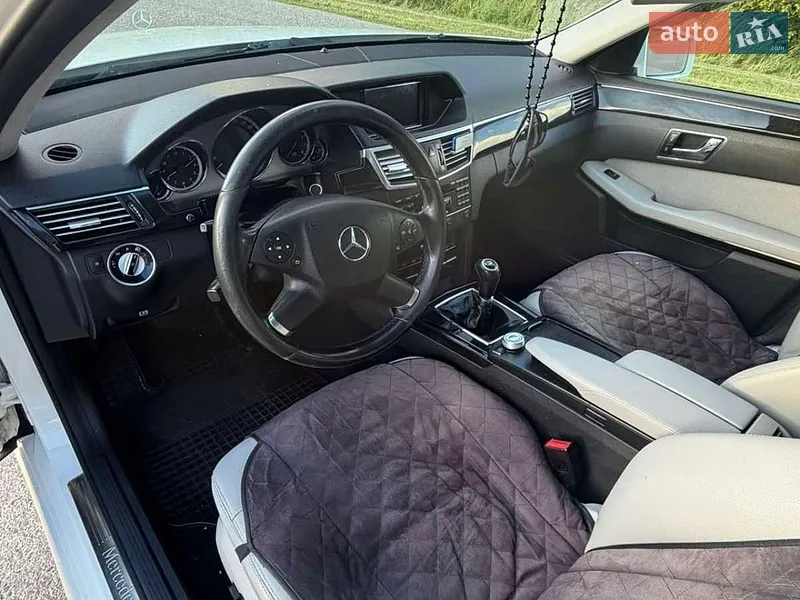 Mercedes-Benz E-Class 2010