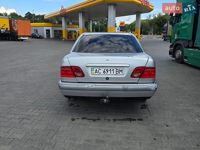 Mercedes-Benz E-Class 1996