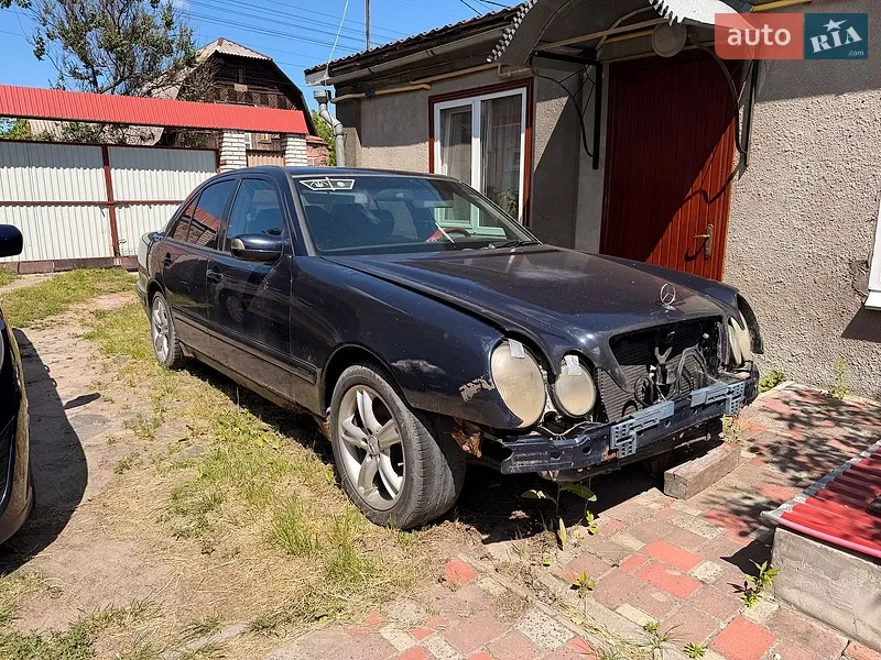 Mercedes-Benz E-Class 2001