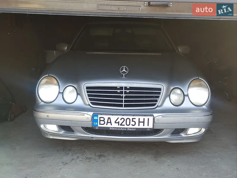 Mercedes-Benz E-Class 2001