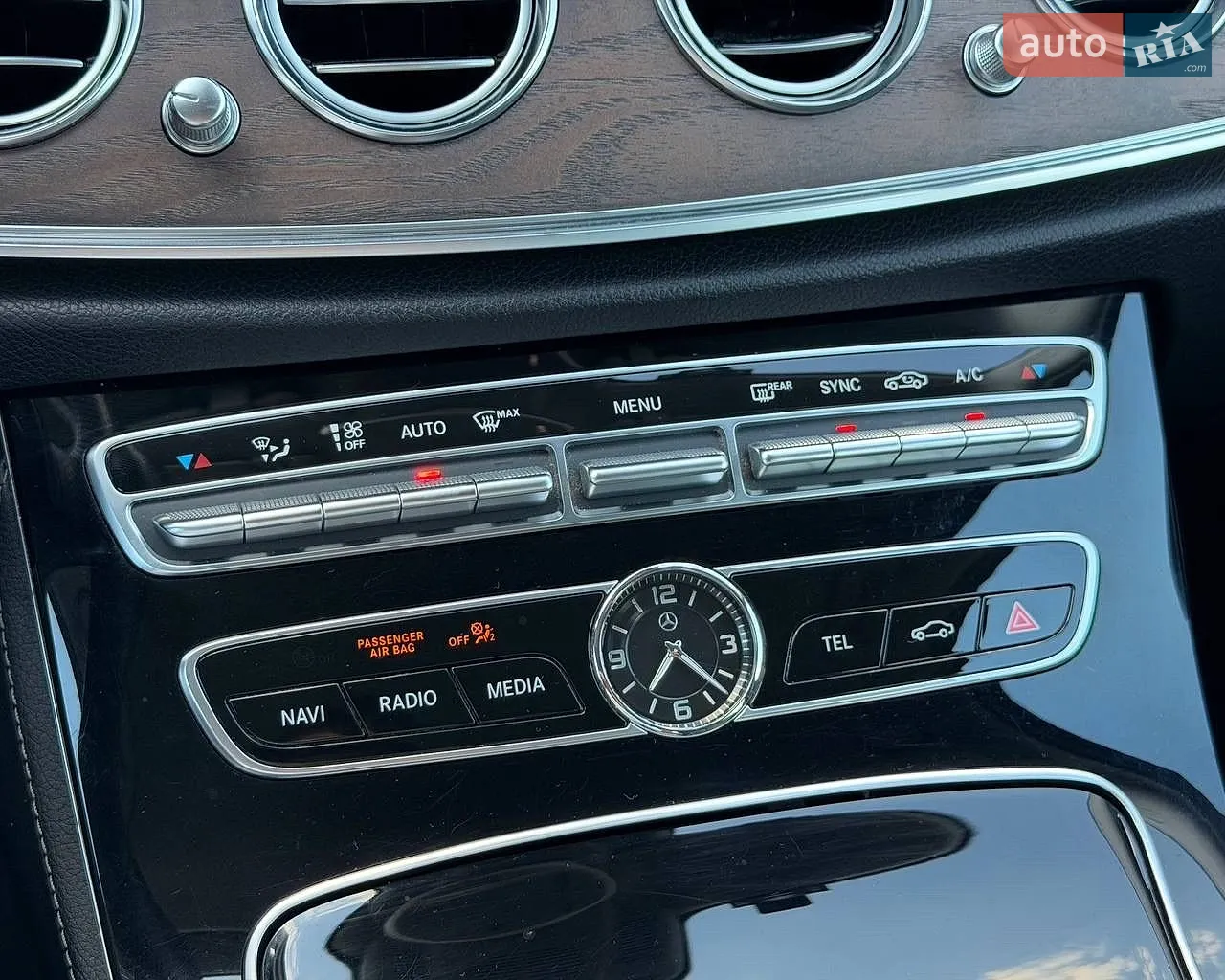 2016 Mercedes-Benz E-klasse - мініатюра 35