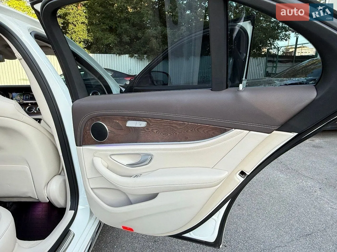 2016 Mercedes-Benz E-klasse - мініатюра 24