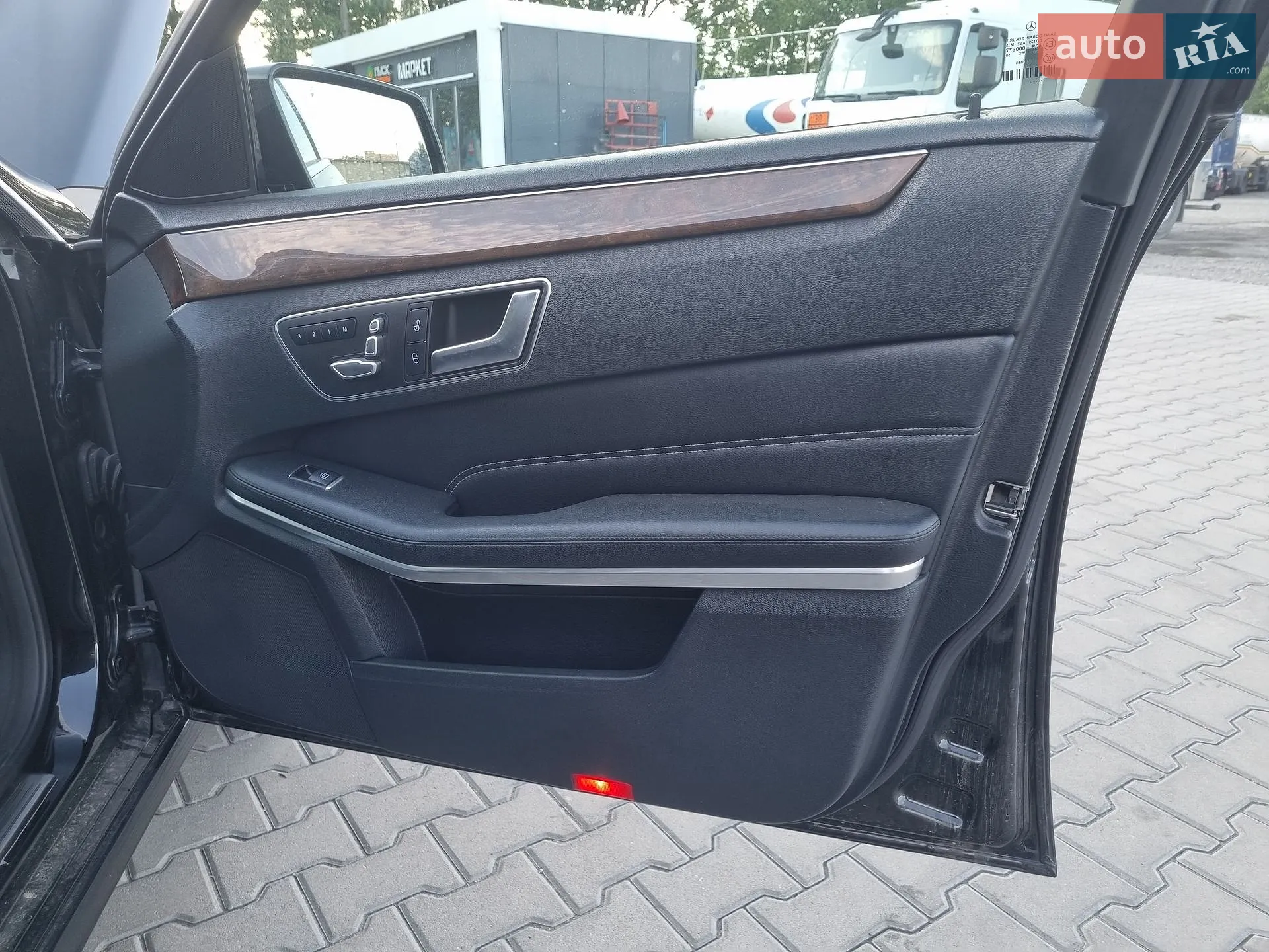 2013 Mercedes-Benz E-klasse - мініатюра 23