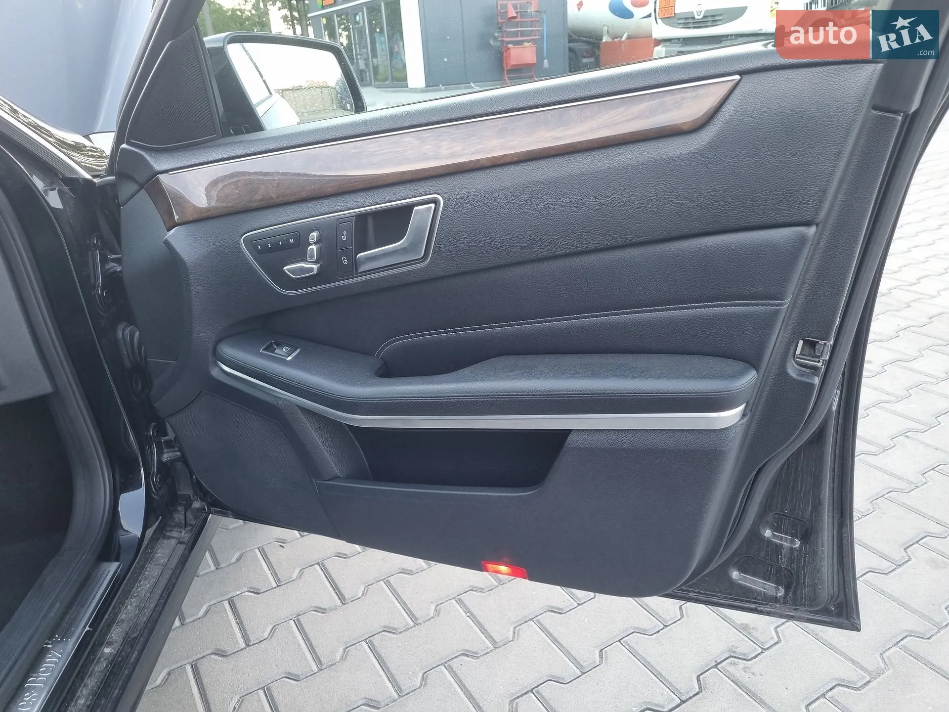 2013 Mercedes-Benz E-klasse - мініатюра 31