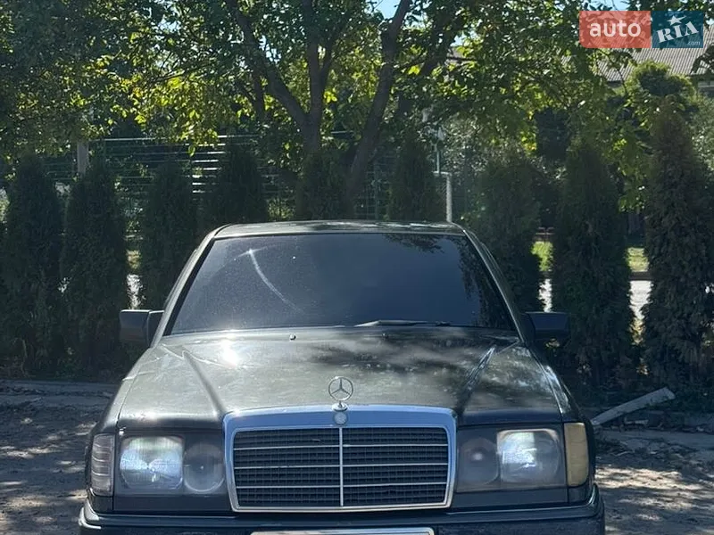 Mercedes-Benz E-Class 1992