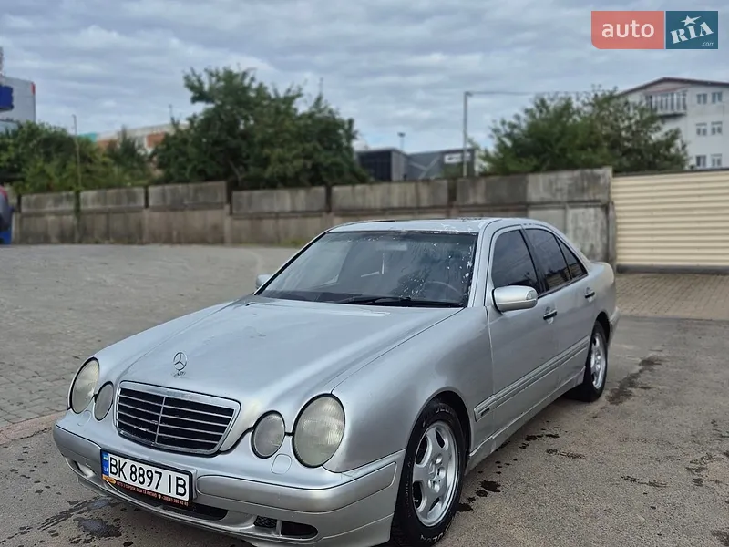 Mercedes-Benz E-Class 2000
