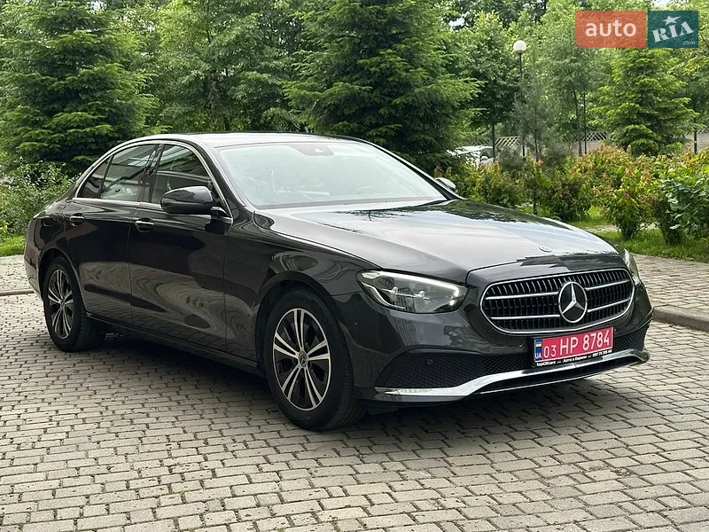 Mercedes-Benz E-Class 2022