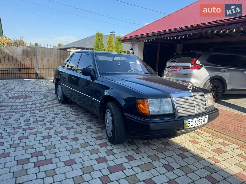 Mercedes-Benz E-Class 1992