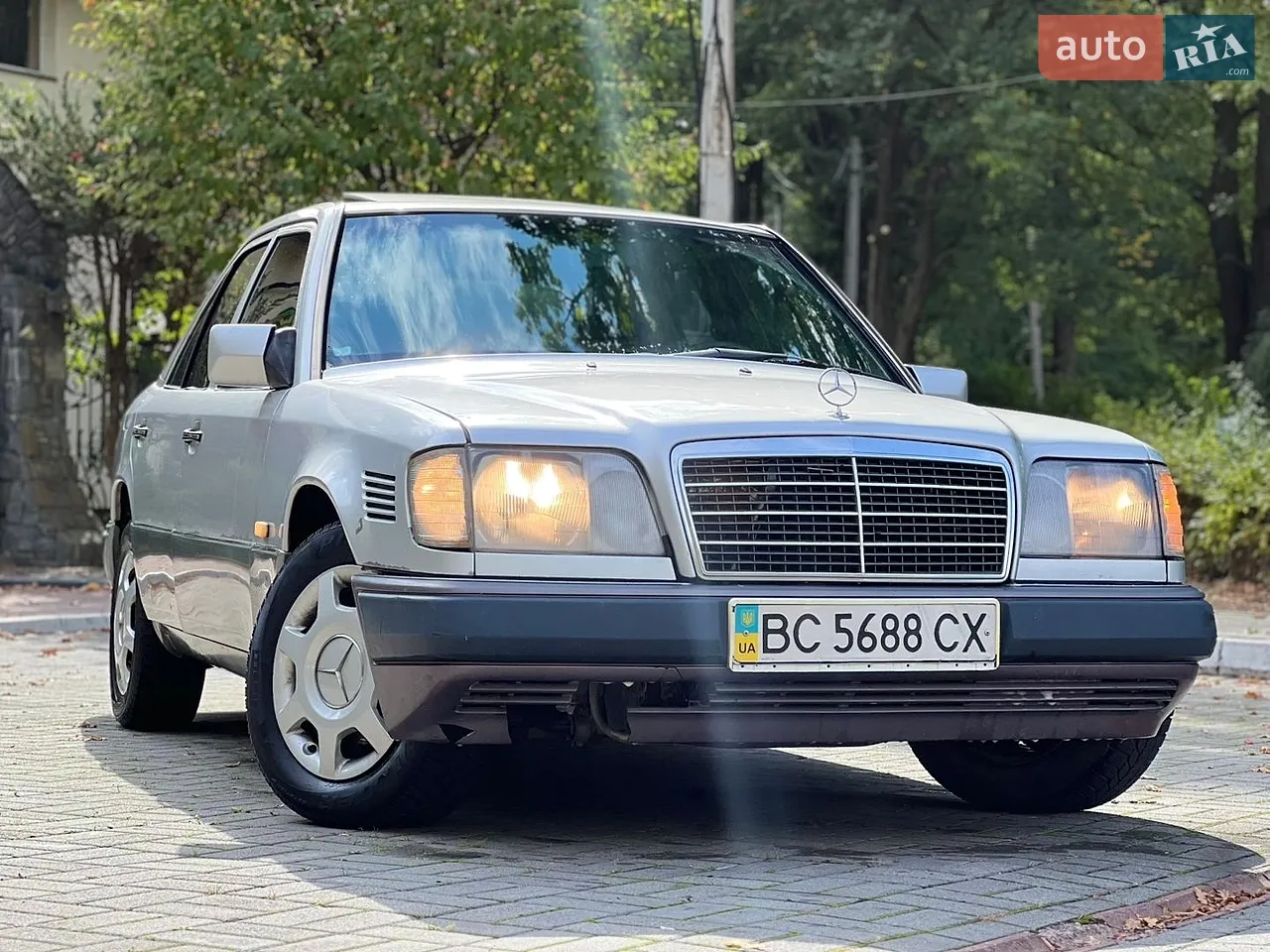 Mercedes-Benz E-Class 1992