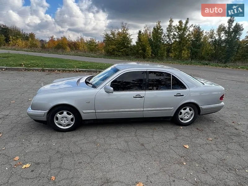 Mercedes-Benz E-Class 1999