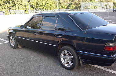 Седан Mercedes-Benz E-Class 1995 в Кропивницком
