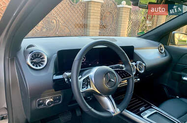 Позашляховик / Кросовер Mercedes-Benz EQA 2024 в 
