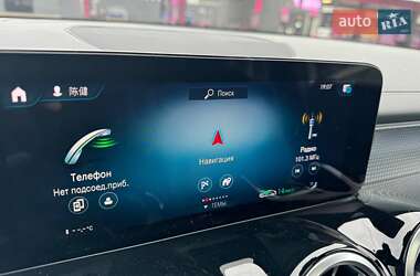 Позашляховик / Кросовер Mercedes-Benz EQB 2022 в 