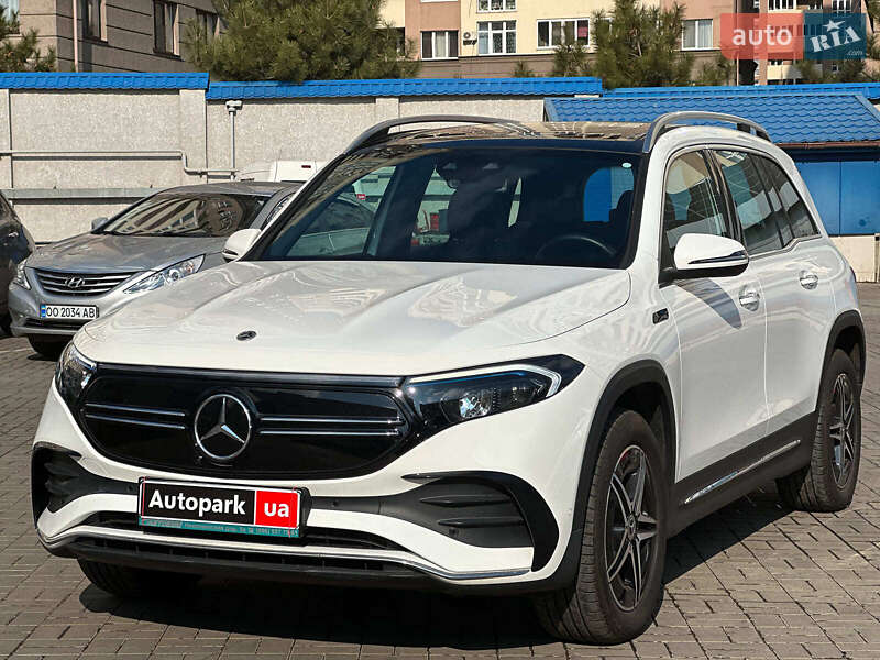 Позашляховик / Кросовер Mercedes-Benz EQB 2021 в 
