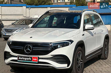 Позашляховик / Кросовер Mercedes-Benz EQB 2021 в 