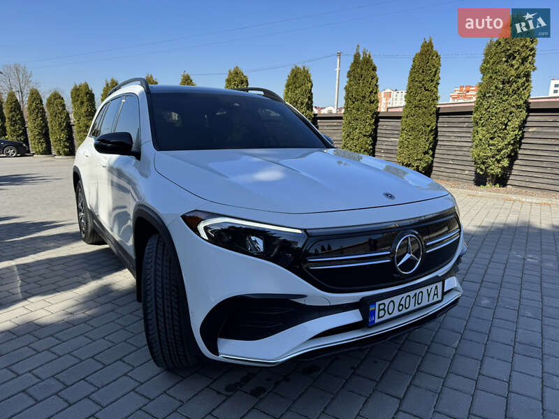 Позашляховик / Кросовер Mercedes-Benz EQB 2022 в 