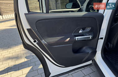 Позашляховик / Кросовер Mercedes-Benz EQB 2022 в 