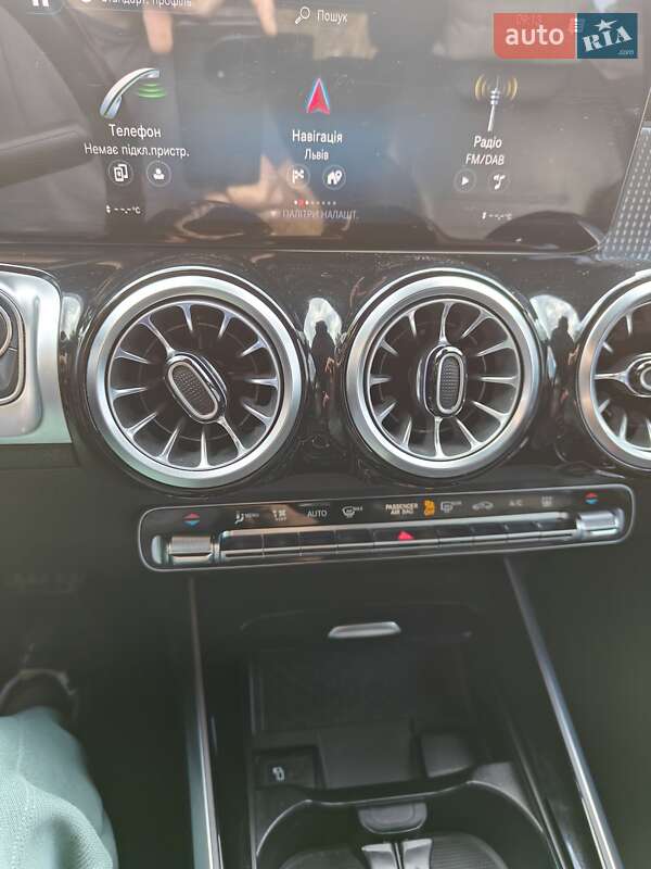 Внедорожник / Кроссовер Mercedes-Benz EQB 2022 в Львове