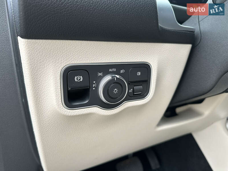 Внедорожник / Кроссовер Mercedes-Benz EQB 2023 в Киеве