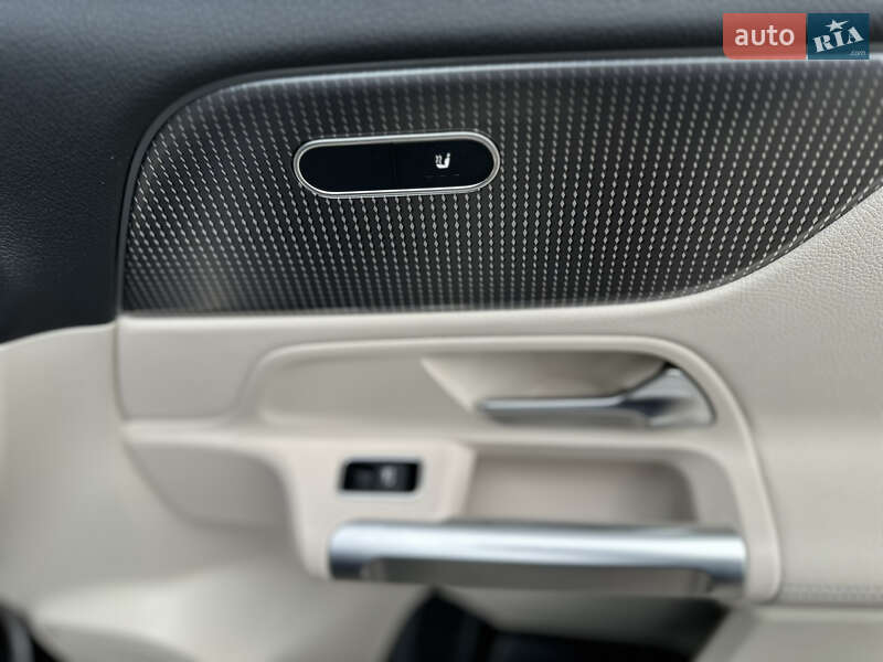 Внедорожник / Кроссовер Mercedes-Benz EQB 2023 в Киеве