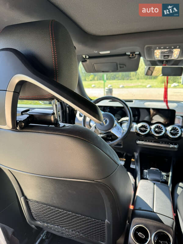 Позашляховик / Кросовер Mercedes-Benz EQB 2022 в Києві