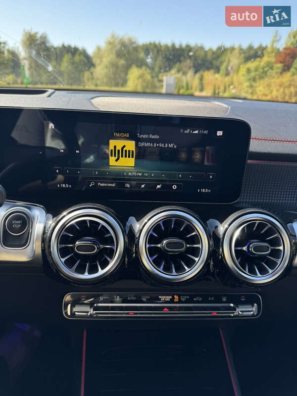 Позашляховик / Кросовер Mercedes-Benz EQB 2022 в Києві