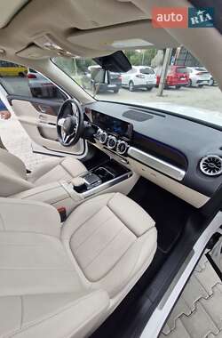 Внедорожник / Кроссовер Mercedes-Benz EQB 2023 в 