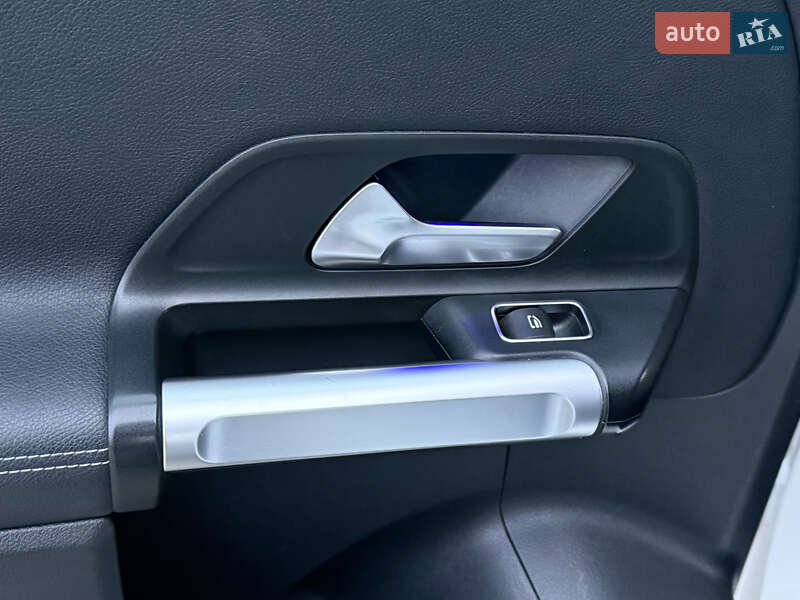 Внедорожник / Кроссовер Mercedes-Benz EQB 2023 в Ровно