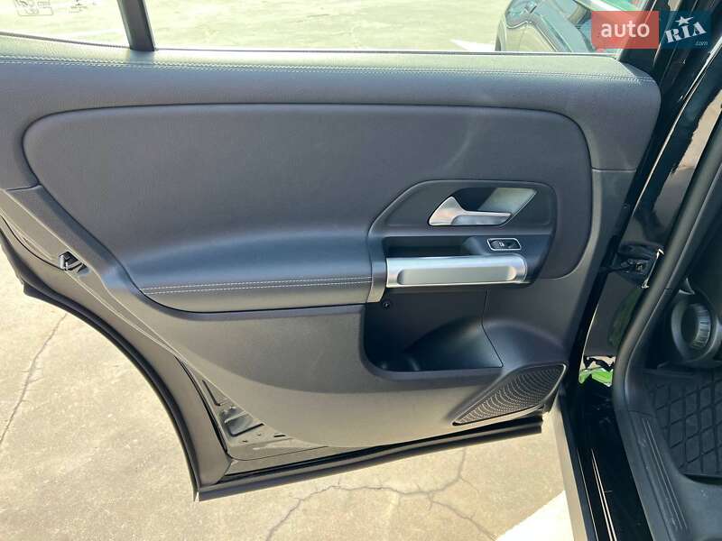 Внедорожник / Кроссовер Mercedes-Benz EQB 2022 в Киеве фото 27 Внедорожник / Кроссовер Mercedes-Benz EQB 2022 в Киеве