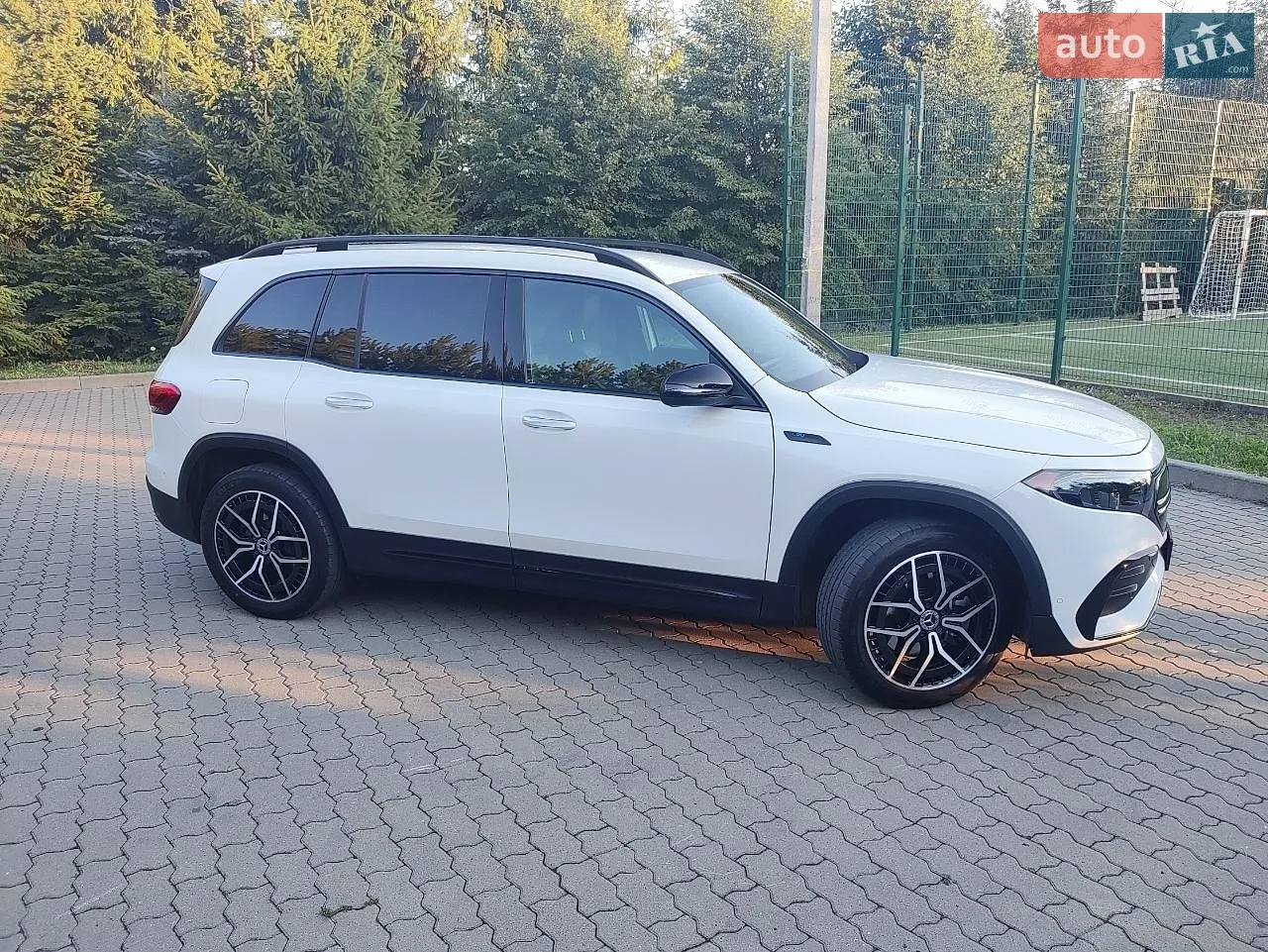 2022 Mercedes-Benz EQB - мініатюра 17