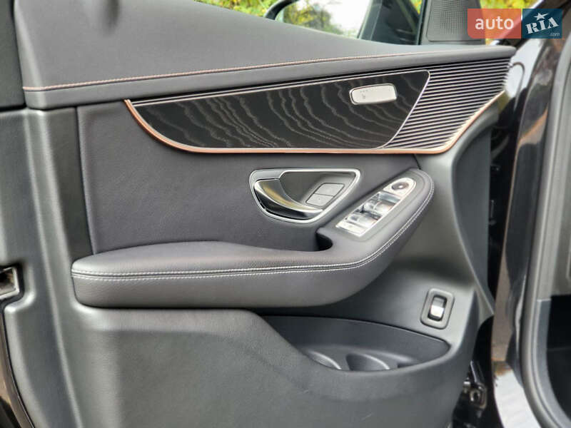 Позашляховик / Кросовер Mercedes-Benz EQC 2021 в Києві