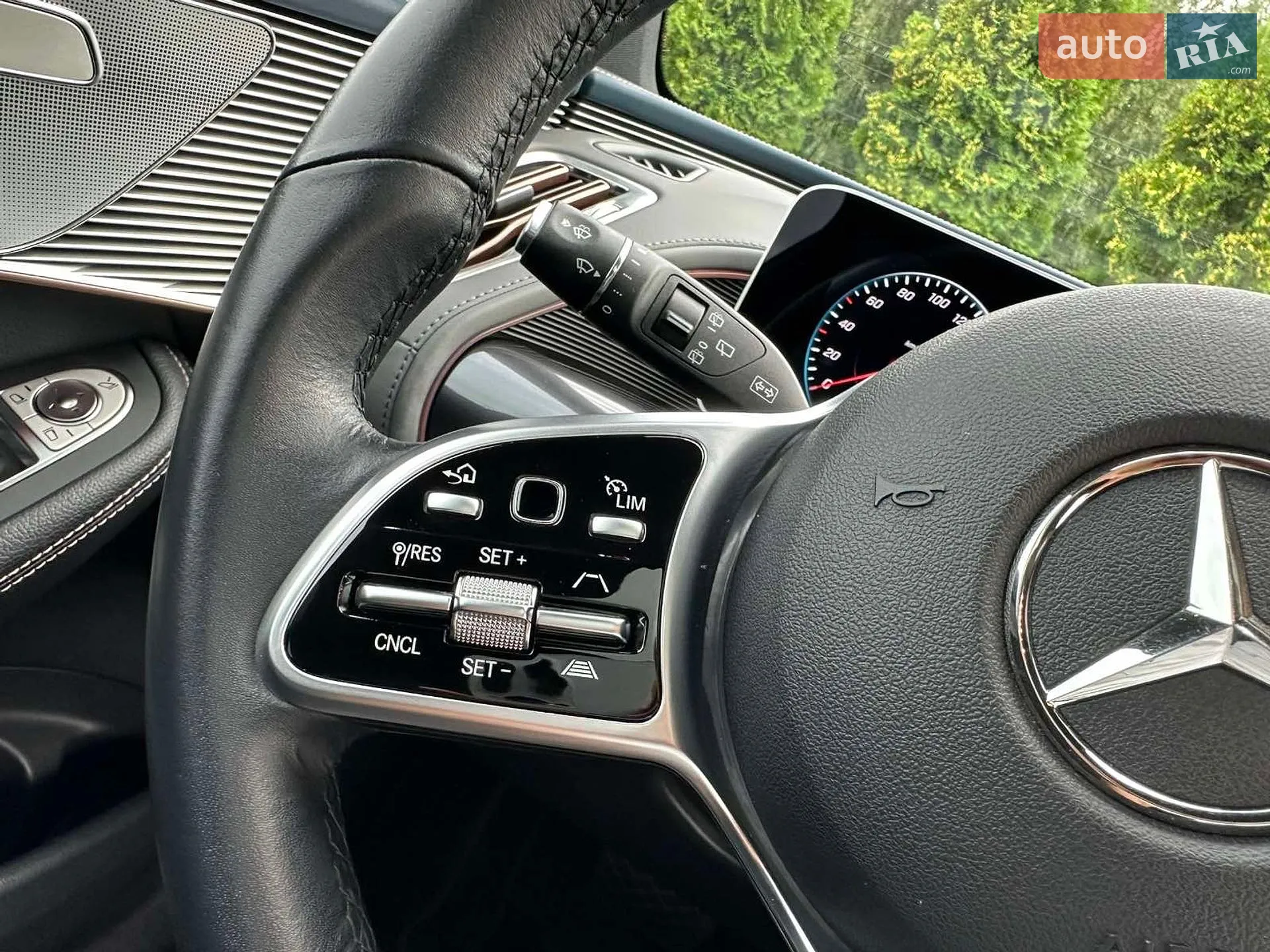 Mercedes-Benz EQC 2019 VIN W1K2938901F002901 фото оголошення 19 з 39