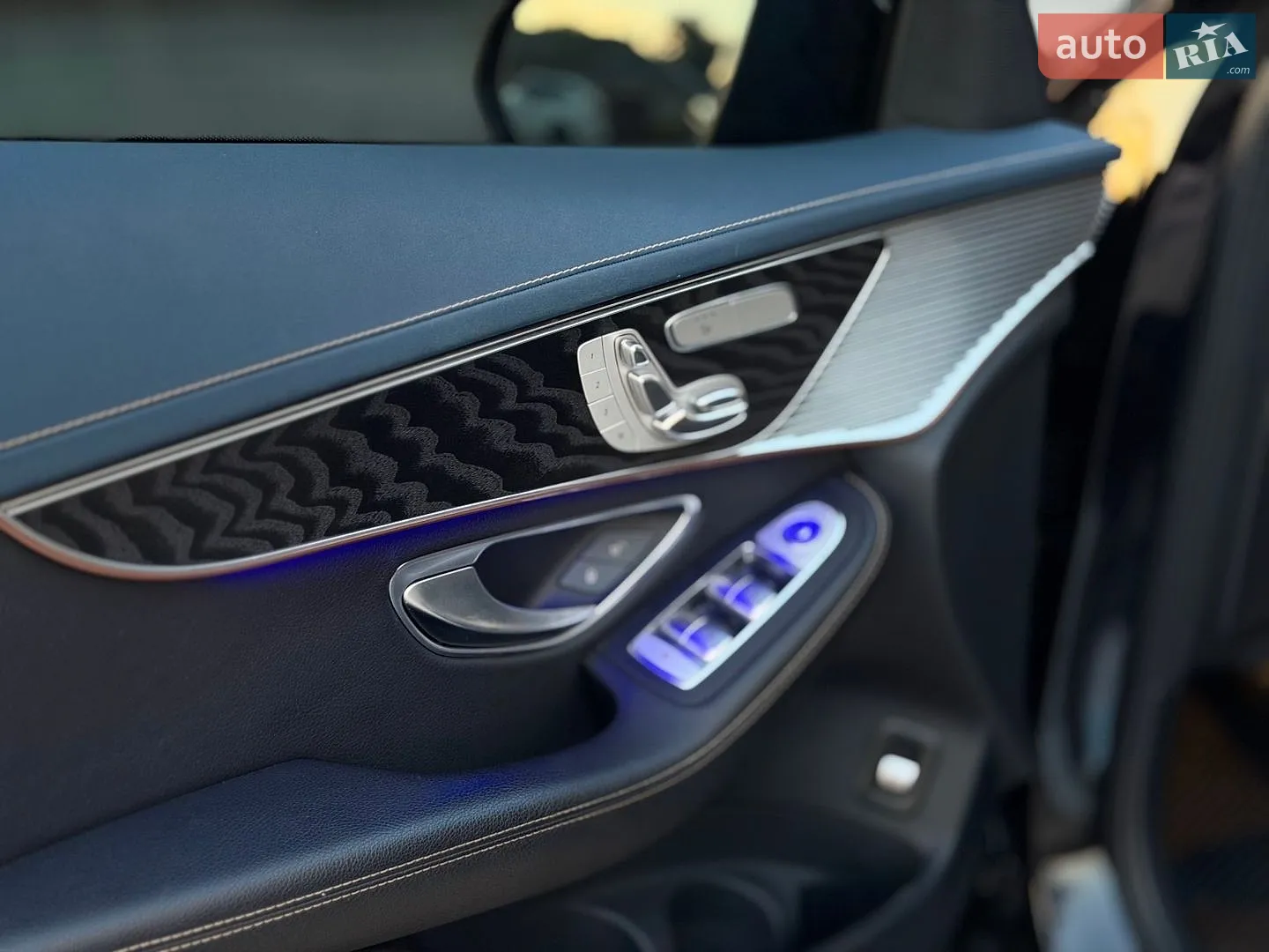 2021 Mercedes-Benz EQC - мініатюра 13