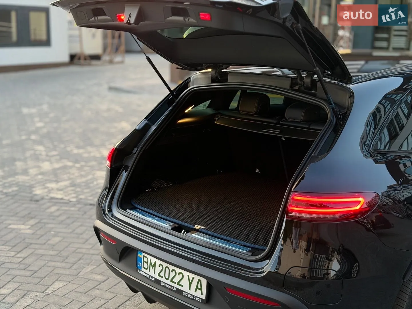 2021 Mercedes-Benz EQC - мініатюра 16