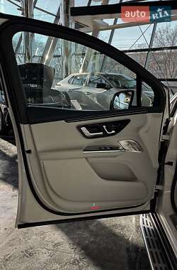 Позашляховик / Кросовер Mercedes-Benz EQE SUV 2023 в 