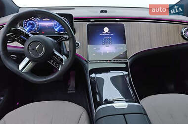 Позашляховик / Кросовер Mercedes-Benz EQE SUV 2024 в 