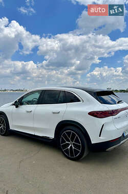 Позашляховик / Кросовер Mercedes-Benz EQE SUV 2023 в 