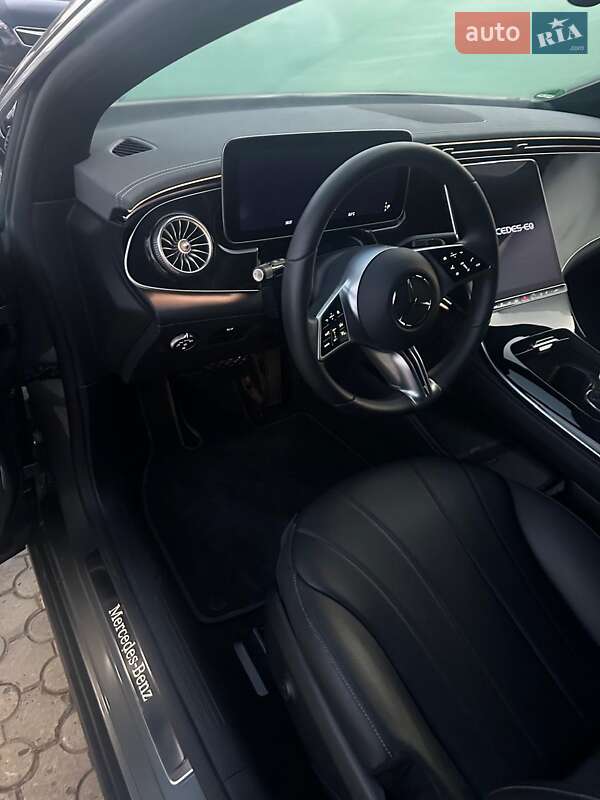 Седан Mercedes-Benz EQE 2023 в Чернівцях
