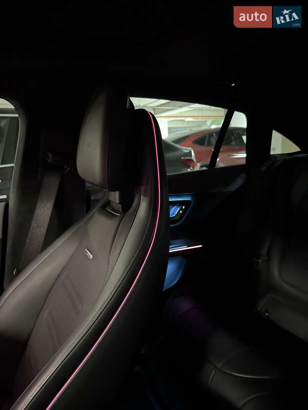 Седан Mercedes-Benz EQE 2022 в Львове