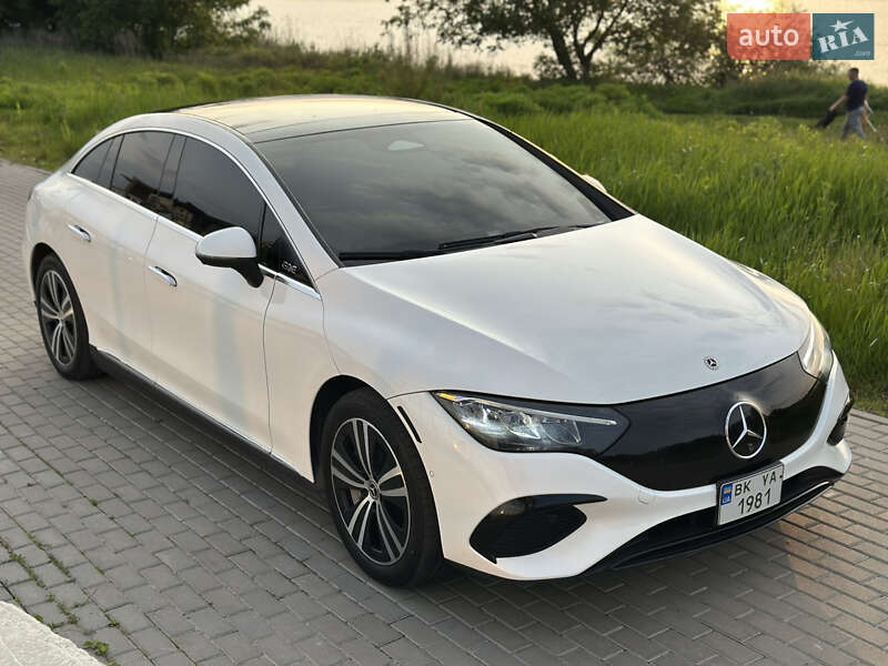 Седан Mercedes-Benz EQE 2022 в Ровно